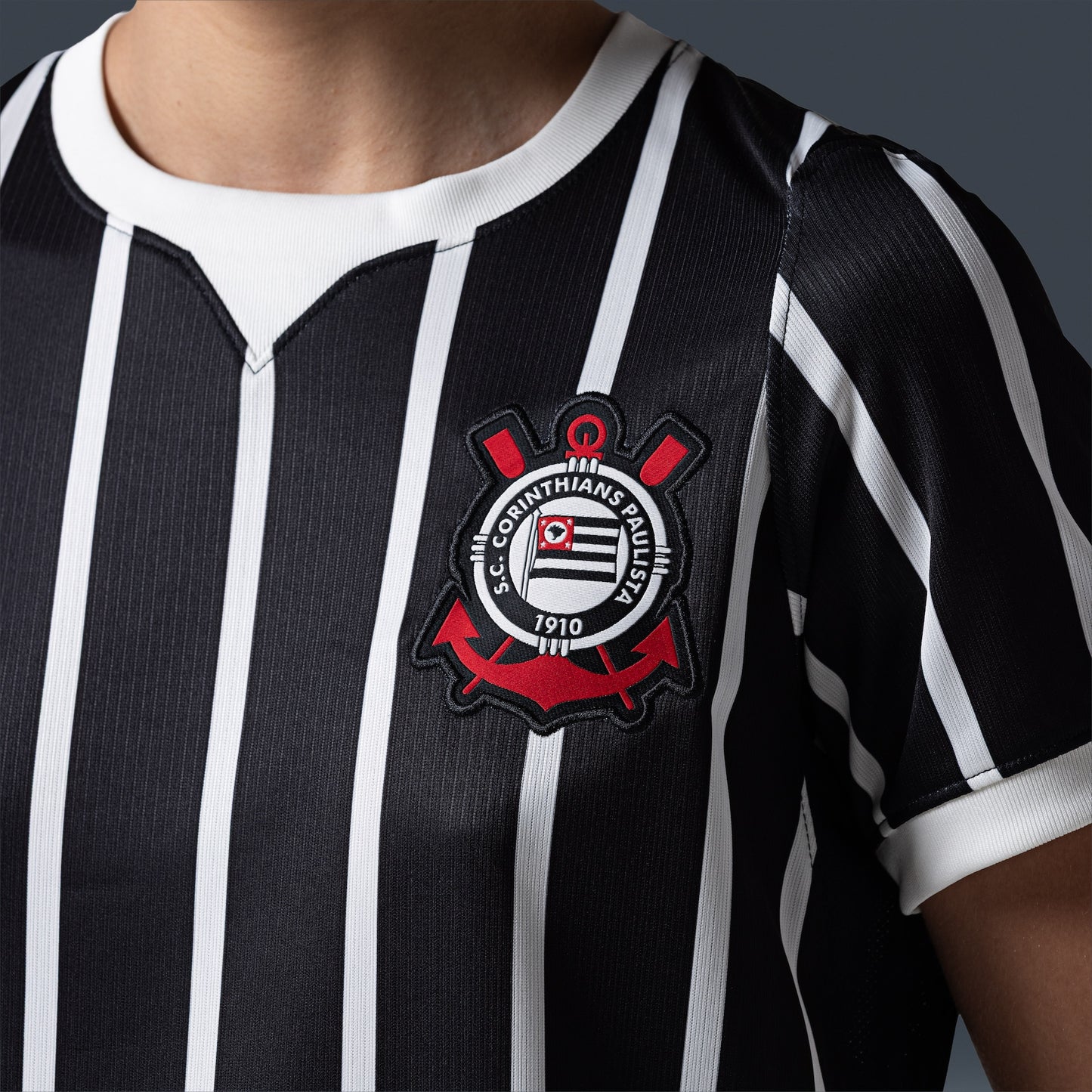 Camisa Corinthians Nike II 2026/27 Feminina - Detalhe Gola